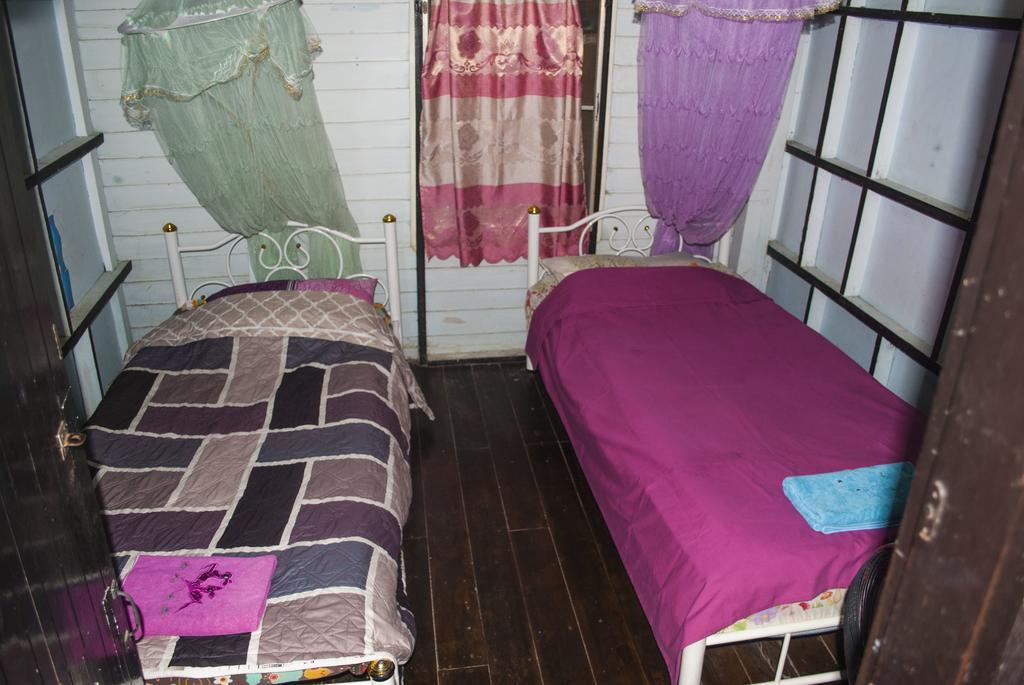 New Phiman Riverview Guesthouse Бангкок Экстерьер фото