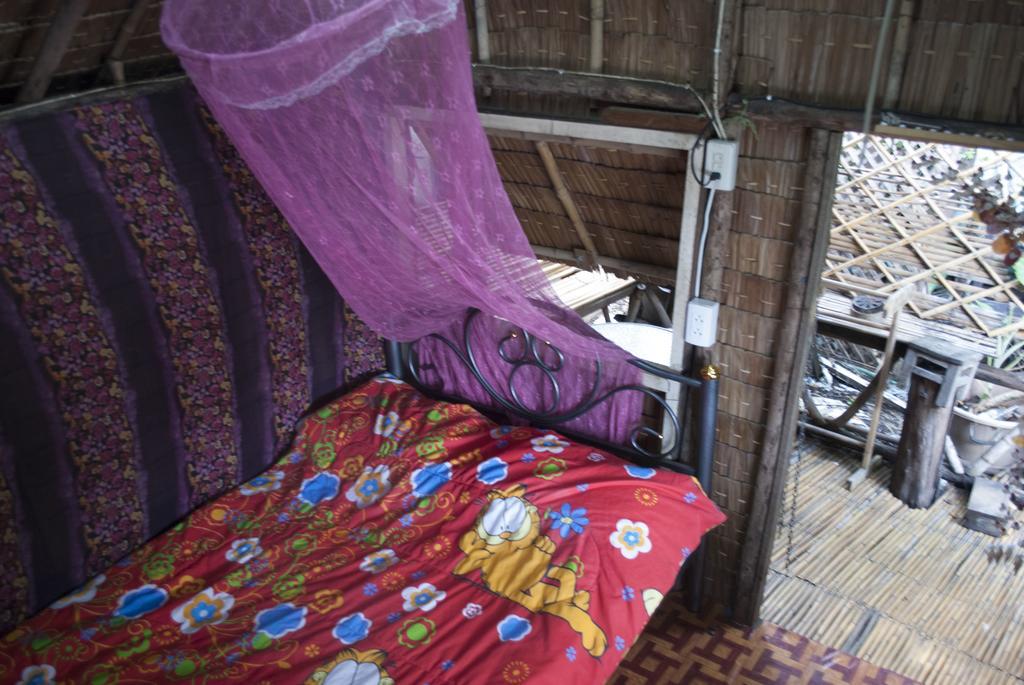 New Phiman Riverview Guesthouse Бангкок Экстерьер фото