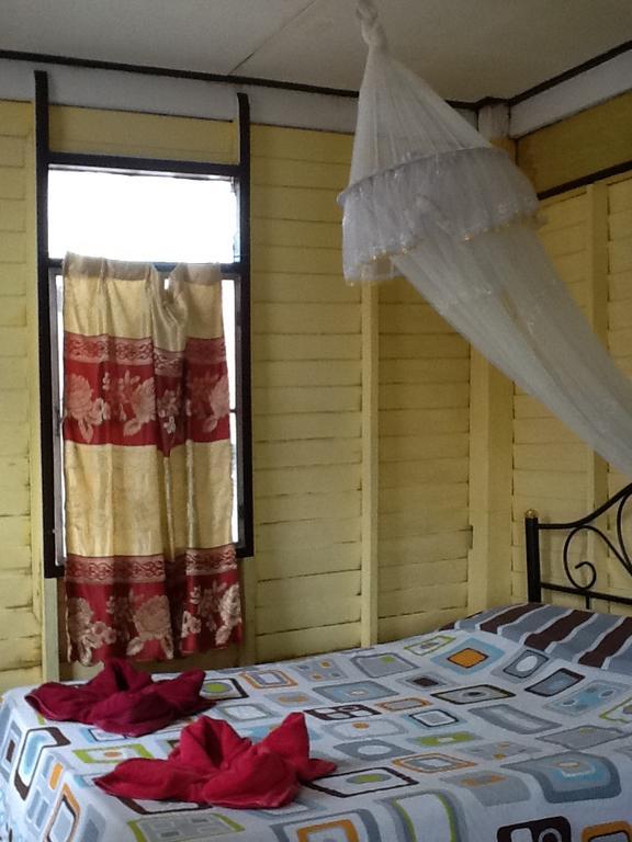 New Phiman Riverview Guesthouse Бангкок Экстерьер фото