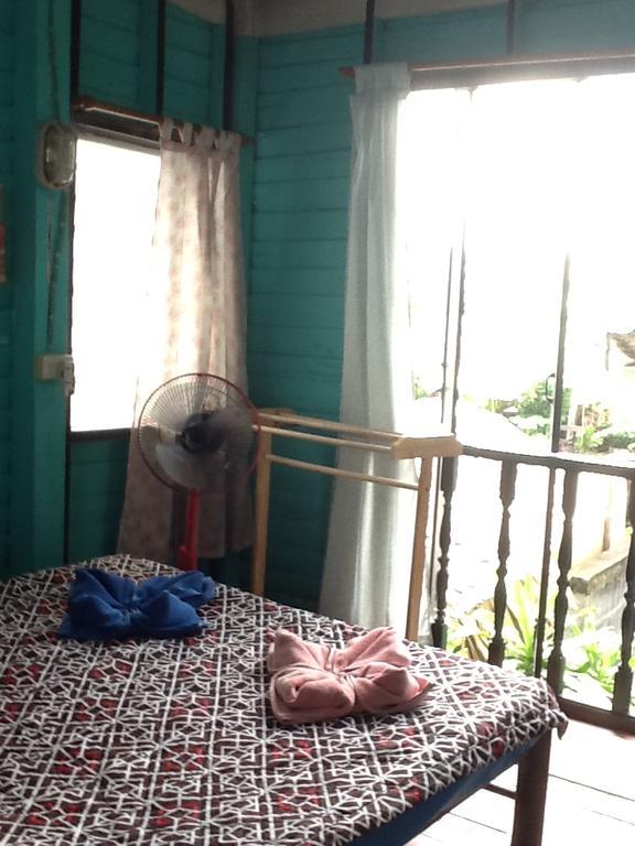 New Phiman Riverview Guesthouse Бангкок Экстерьер фото