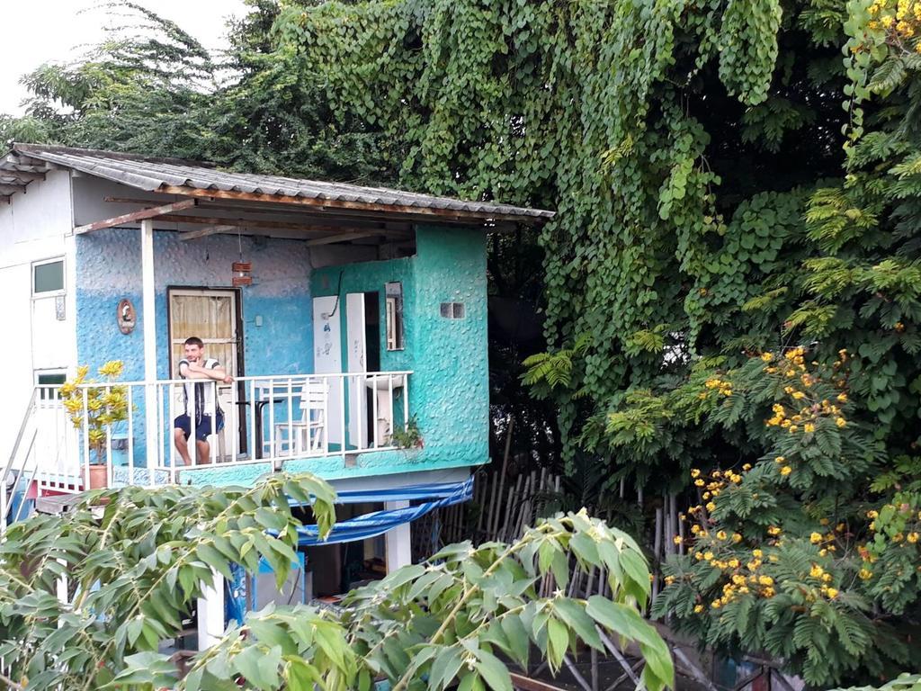New Phiman Riverview Guesthouse Бангкок Экстерьер фото