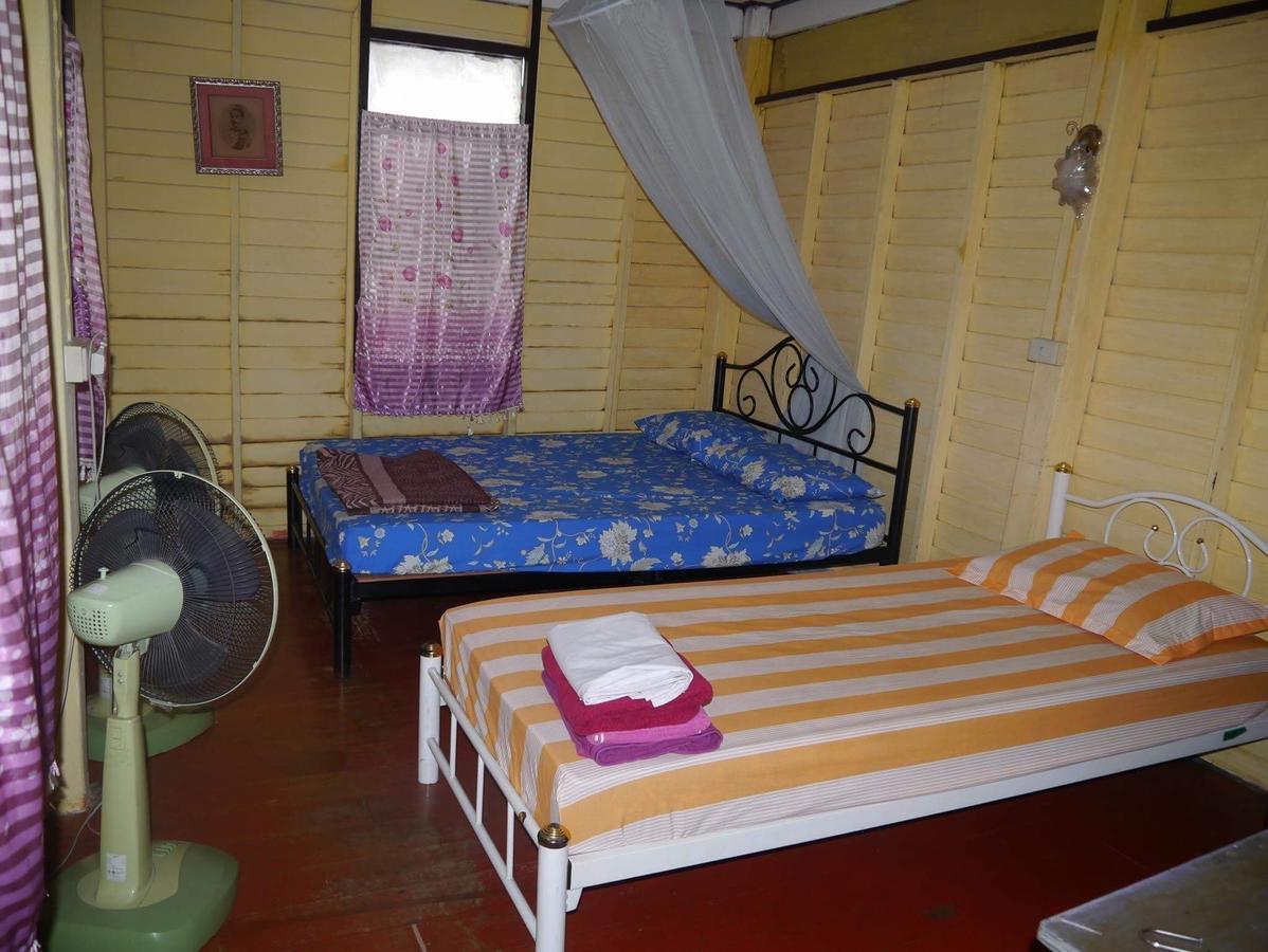 New Phiman Riverview Guesthouse Бангкок Экстерьер фото