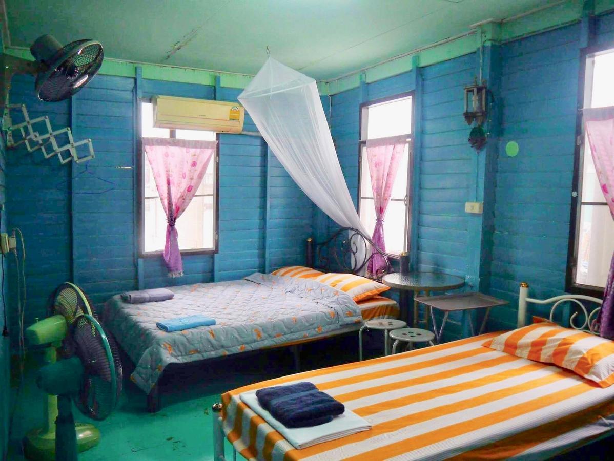 New Phiman Riverview Guesthouse Бангкок Экстерьер фото