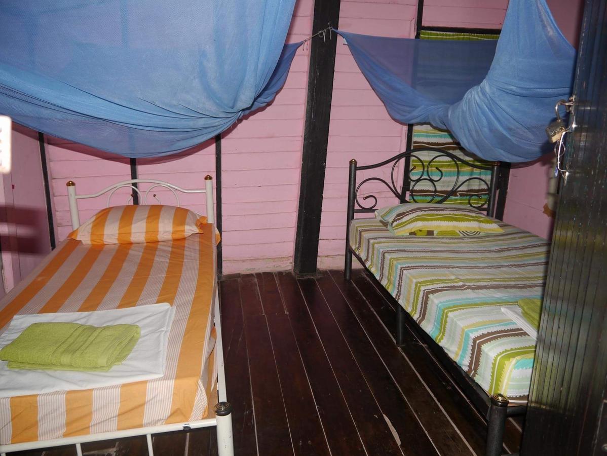 New Phiman Riverview Guesthouse Бангкок Экстерьер фото