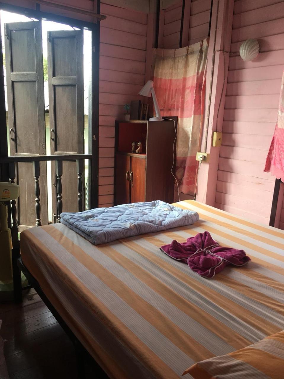 New Phiman Riverview Guesthouse Бангкок Экстерьер фото