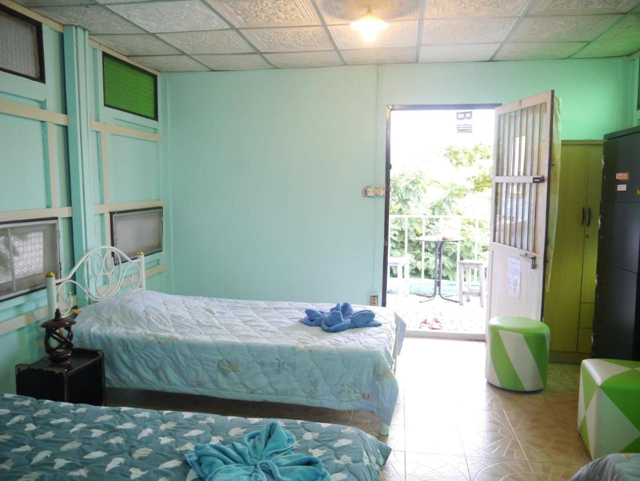 New Phiman Riverview Guesthouse Бангкок Экстерьер фото